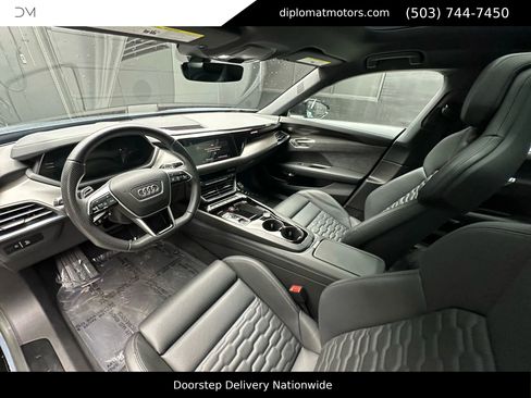 Used 2023 Audi e-tron GT Premium Plus w/ Performance Package image 16