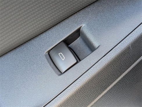 New 2026 Chevrolet Equinox LT w/ Convenience Package II image 28