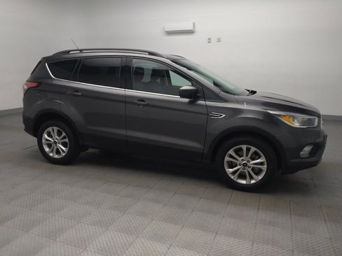 Used 2018 Ford Escape SE w/ SE Sync 3 Package FWD image 11