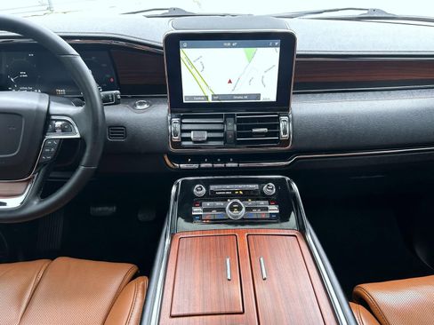 Used 2020 Lincoln Navigator Reserve w/ Equipment Group 208A Reserve AWD/4WD image 12