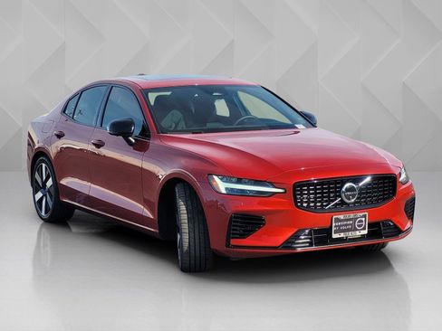 Certified 2024 Volvo S60 T8 Ultimate AWD/4WD image 12