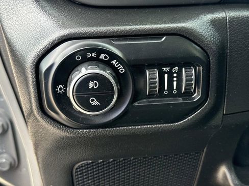 Used 2021 Jeep Gladiator Sport image 22