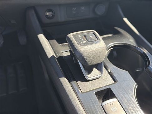 Used 2024 Nissan Rogue S image 15