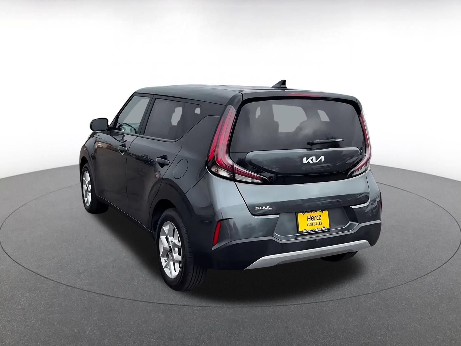 Used 2025 Kia Soul LX w/ LX Technology Package FWD image 10
