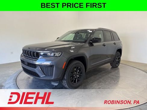 New 2026 Jeep Grand Cherokee Altitude AWD/4WD image 3