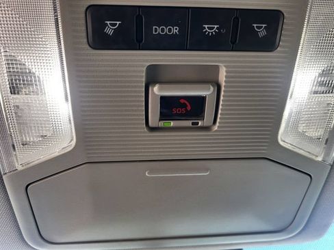 Used 2025 Toyota RAV4 XLE FWD image 19