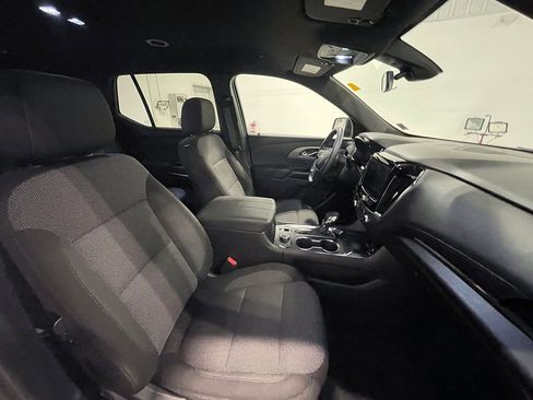 Used 2023 Chevrolet Traverse LT image 34