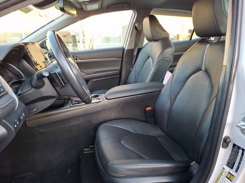 Used 2024 Toyota Camry XSE FWD image 13