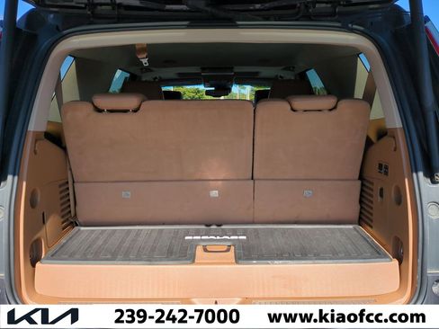 Used 2016 Cadillac Escalade Platinum image 12