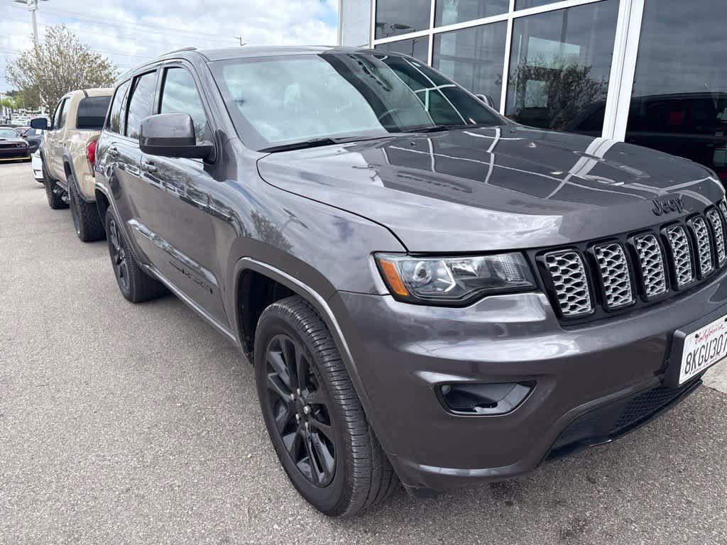 Used 2019 Jeep Grand Cherokee Altitude RWD image 3