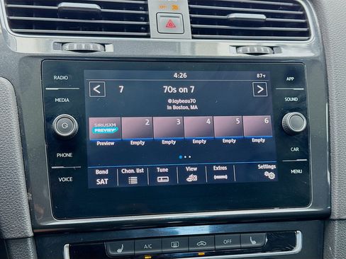 Used 2019 Volkswagen Golf SE w/ Driver Assistance Package image 11