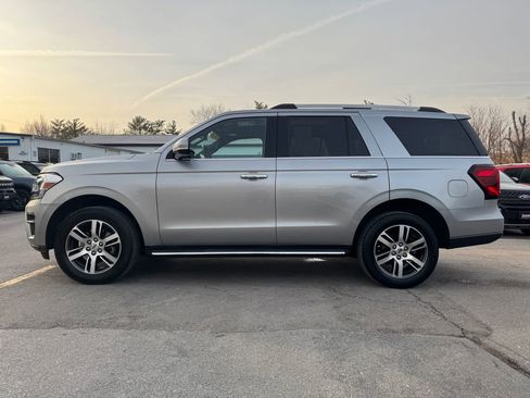 Used 2023 Ford Expedition Limited AWD/4WD image 8