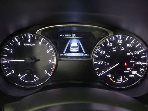 Used 2019 Nissan Pathfinder SV image 41