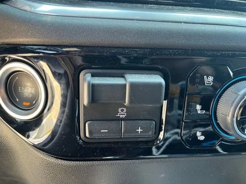 Used 2025 Chevrolet Silverado 2500 High Country AWD/4WD image 34