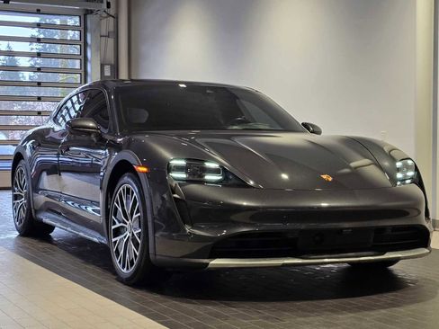 Used 2022 Porsche Taycan 4 Cross Turismo image 10