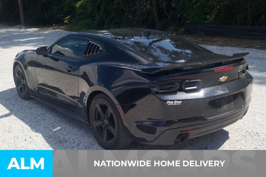 Used 2021 Chevrolet Camaro LT RWD image 4