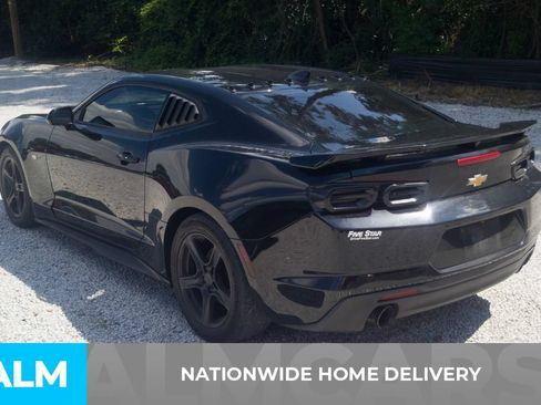 Used 2021 Chevrolet Camaro LT RWD image 4