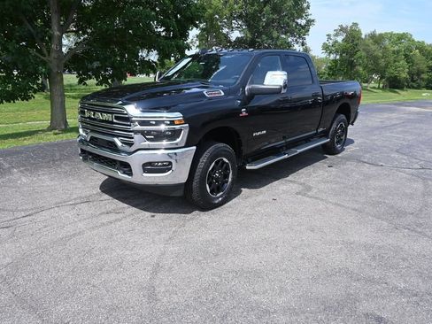 Used 2025 RAM 2500 Laramie AWD/4WD image 13