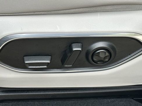 Used 2025 Jeep Wagoneer 4WD image 37