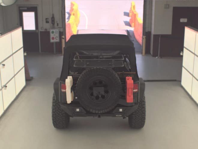 Used 2016 Jeep Wrangler Unlimited Sahara w/ Connectivity Group AWD/4WD image 5