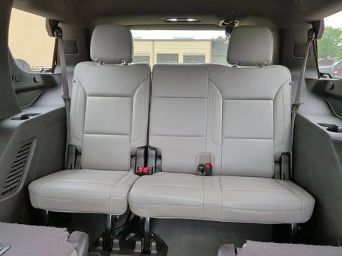Used 2022 Chevrolet Tahoe LT w/ Luxury Package AWD/4WD image 46