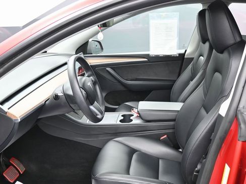 Used 2023 Tesla Model Y Long Range image 19