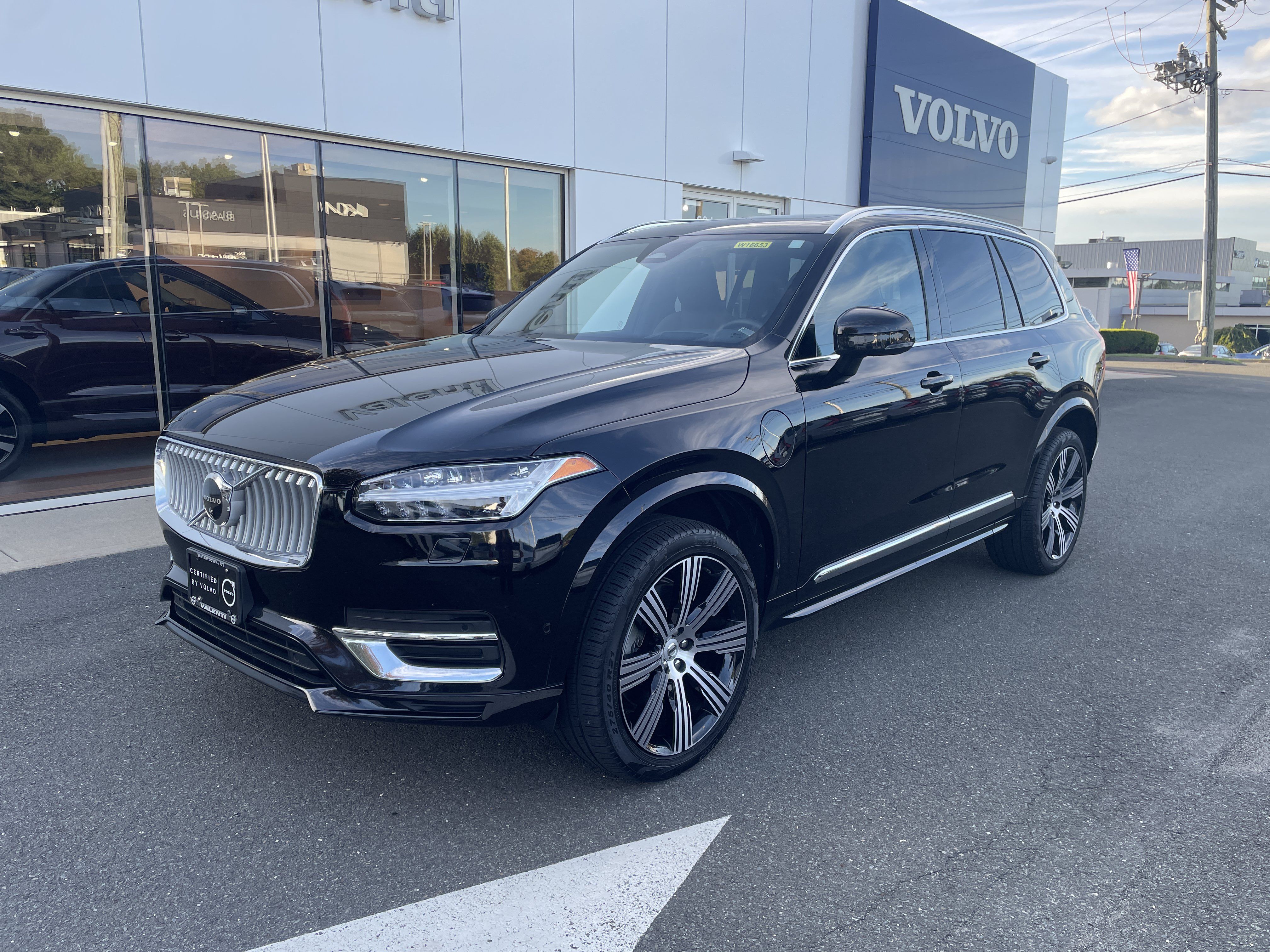 Used 2025 Volvo XC90 T8 Ultra AWD/4WD image 1