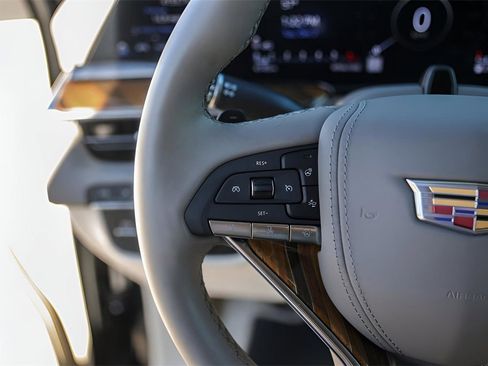 Certified 2024 Cadillac Escalade Premium Luxury Platinum w/ Heavy-Duty Trailer Package image 14