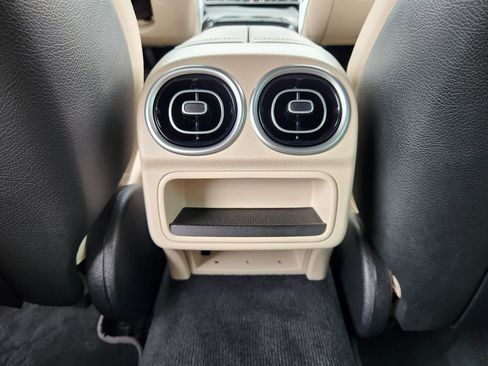 Used 2022 Mercedes-Benz C 300 Sedan image 37