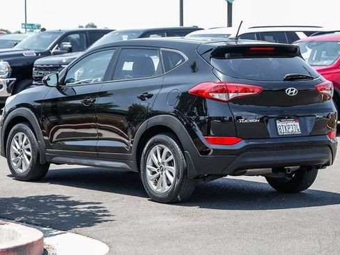 Used 2017 Hyundai Tucson SE w/ Cargo Package FWD image 2