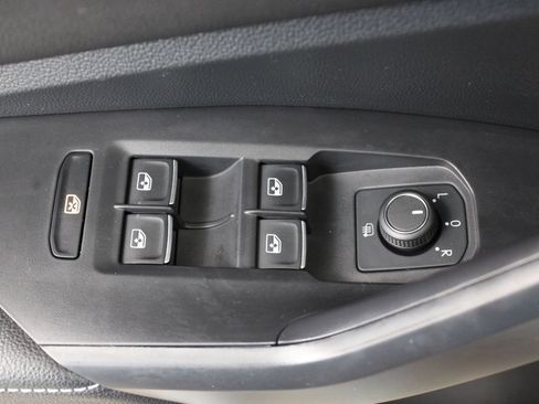 Used 2024 Volkswagen Jetta SE FWD image 18