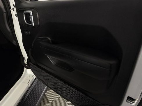 Certified 2023 Jeep Wrangler Sport S image 31