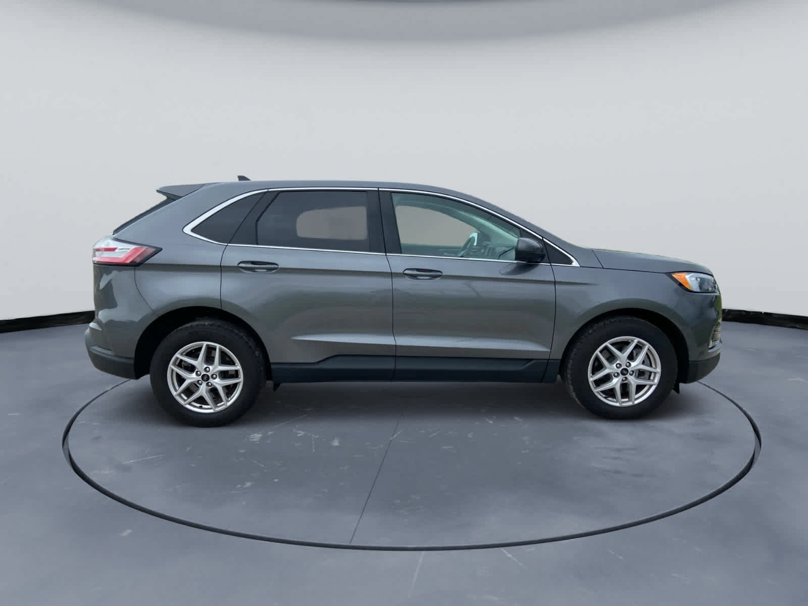 Used 2023 Ford Edge SEL w/ Convenience Package AWD/4WD image 3
