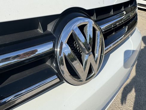 Used 2014 Volkswagen Touareg TDI image 31