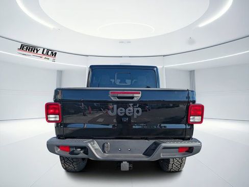 New 2025 Jeep Gladiator Sport image 4