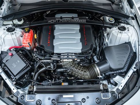 Used 2019 Chevrolet Camaro SS RWD image 23