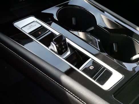 Certified 2024 Volkswagen Atlas SEL Premium R-Line image 24