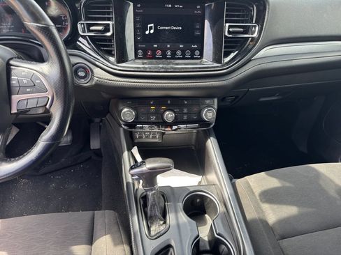 Used 2023 Dodge Durango SXT RWD image 17