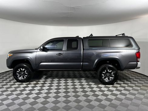 Used 2016 Toyota Tacoma TRD Off-Road w/ Towing Package AWD/4WD image 8