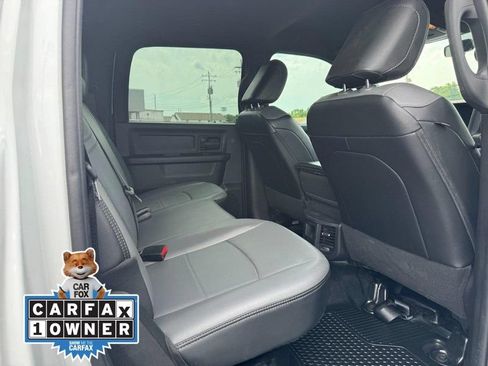 Used 2024 RAM 2500 Tradesman w/ Chrome Appearance Group AWD/4WD image 11