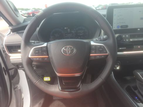Used 2026 Toyota Grand Highlander FWD image 17