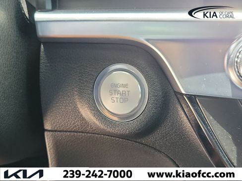 Certified 2025 Kia Telluride SX w/ SX Captain's Chair Package FWD image 30