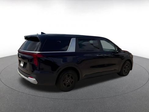 Used 2026 Kia Carnival FWD image 12