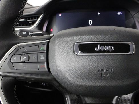 New 2025 Jeep Grand Cherokee Altitude image 25
