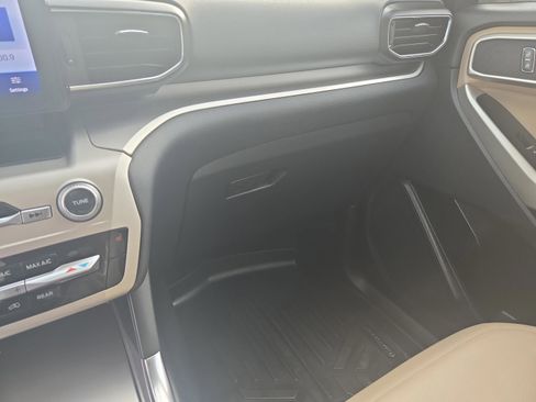 Used 2020 Ford Explorer XLT w/ Equipment Group 202A image 14