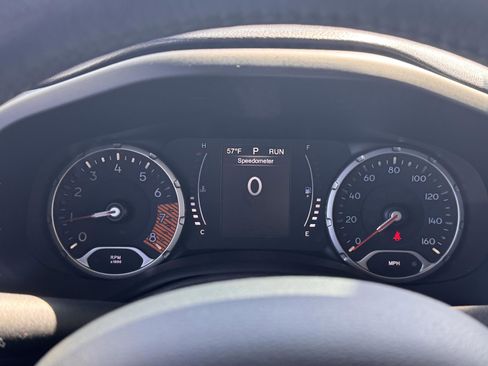 Used 2020 Jeep Renegade Latitude w/ Cold Weather Group image 16