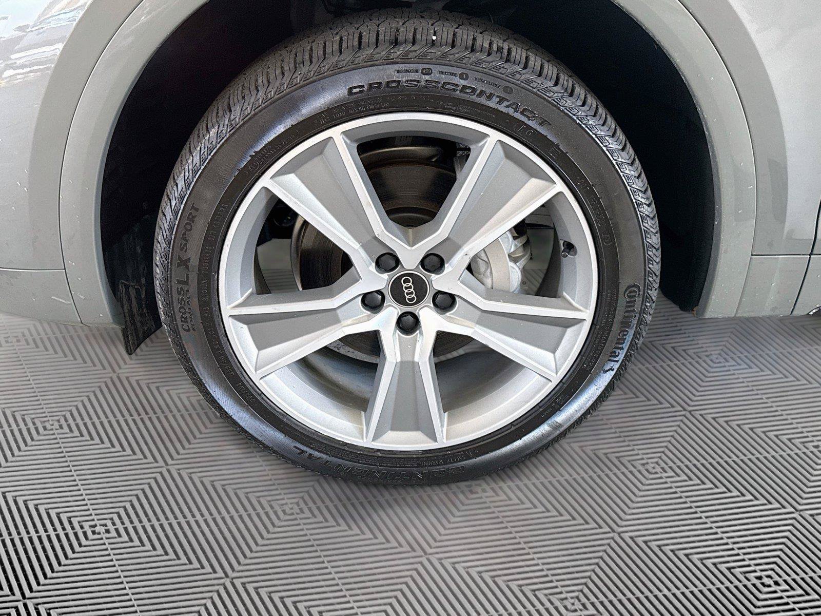 Certified 2025 Audi Q5 2.0T Premium AWD/4WD image 32