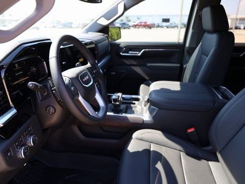 New 2026 GMC Sierra 1500 SLT image 10