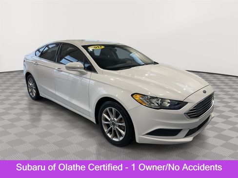 Used 2017 Ford Fusion SE w/ Fusion SE Technology Package FWD image 1