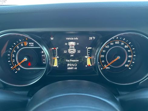 Used 2020 Jeep Wrangler Unlimited Sport image 27